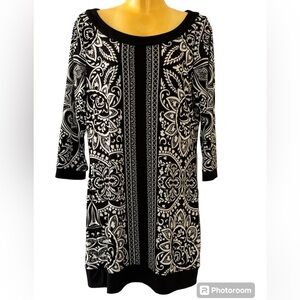 White House Black Market Black and White Tunic Size Medium